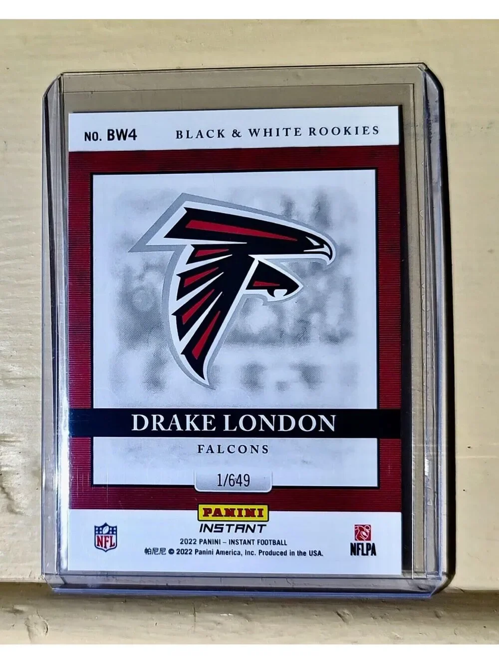 Drake London 2022 Panini NFL Black & White Rookies #4 Football Card 1 of 649